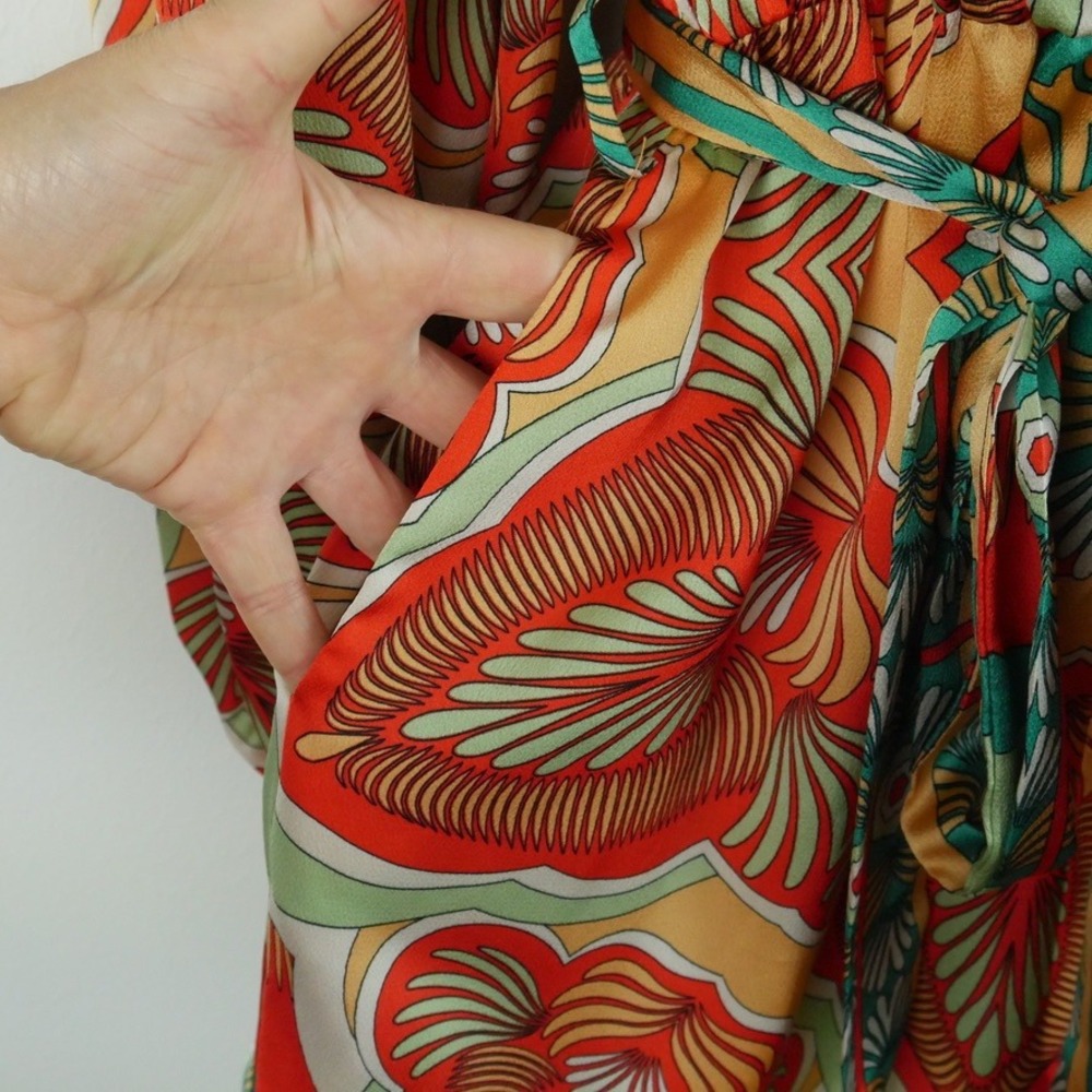 Elliatt NWT Neomi Romper Orange Green Floral Retro Long Sleeve Satin Resort M - Picture 11 of 13